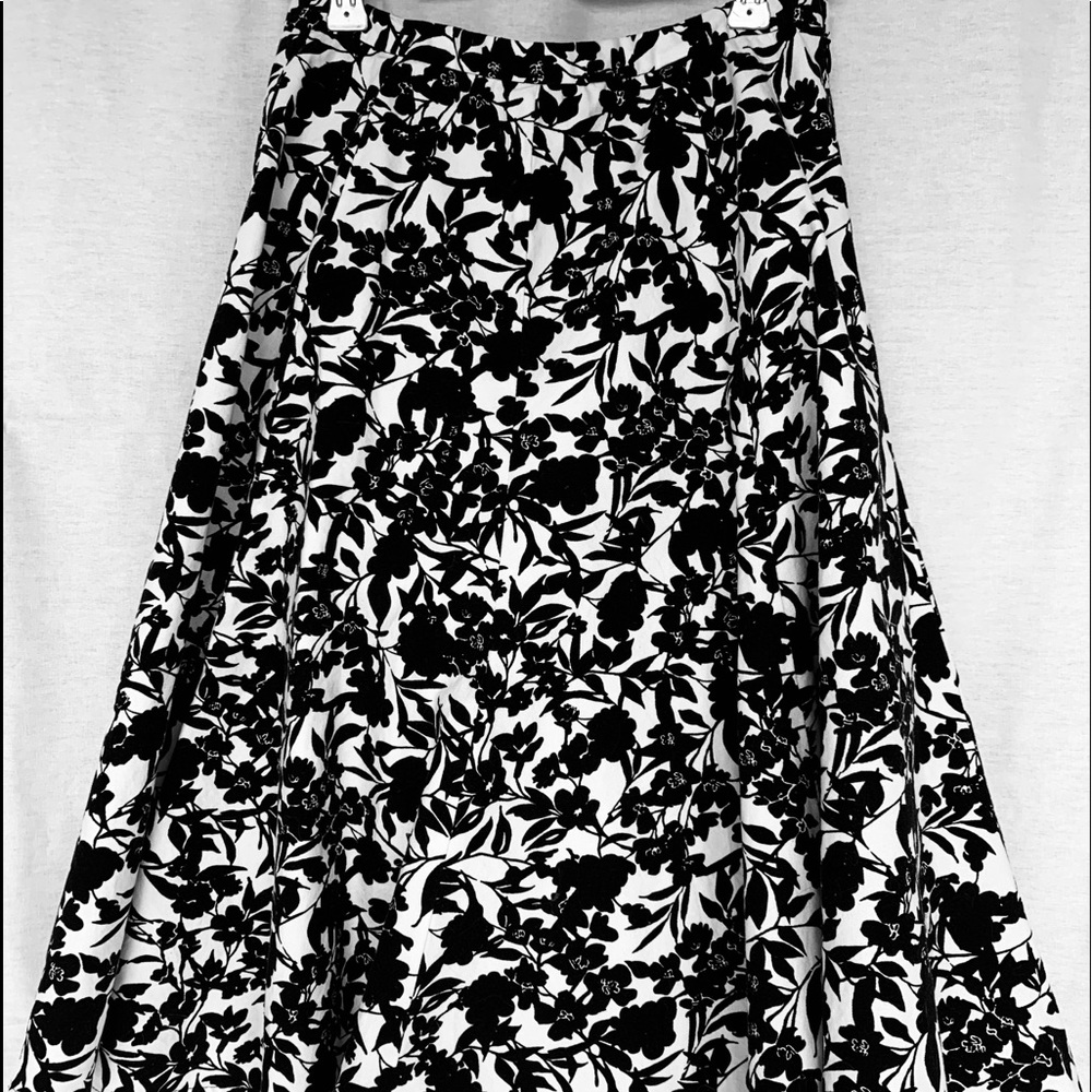 Apostrophe A-line Printed Full Skirt